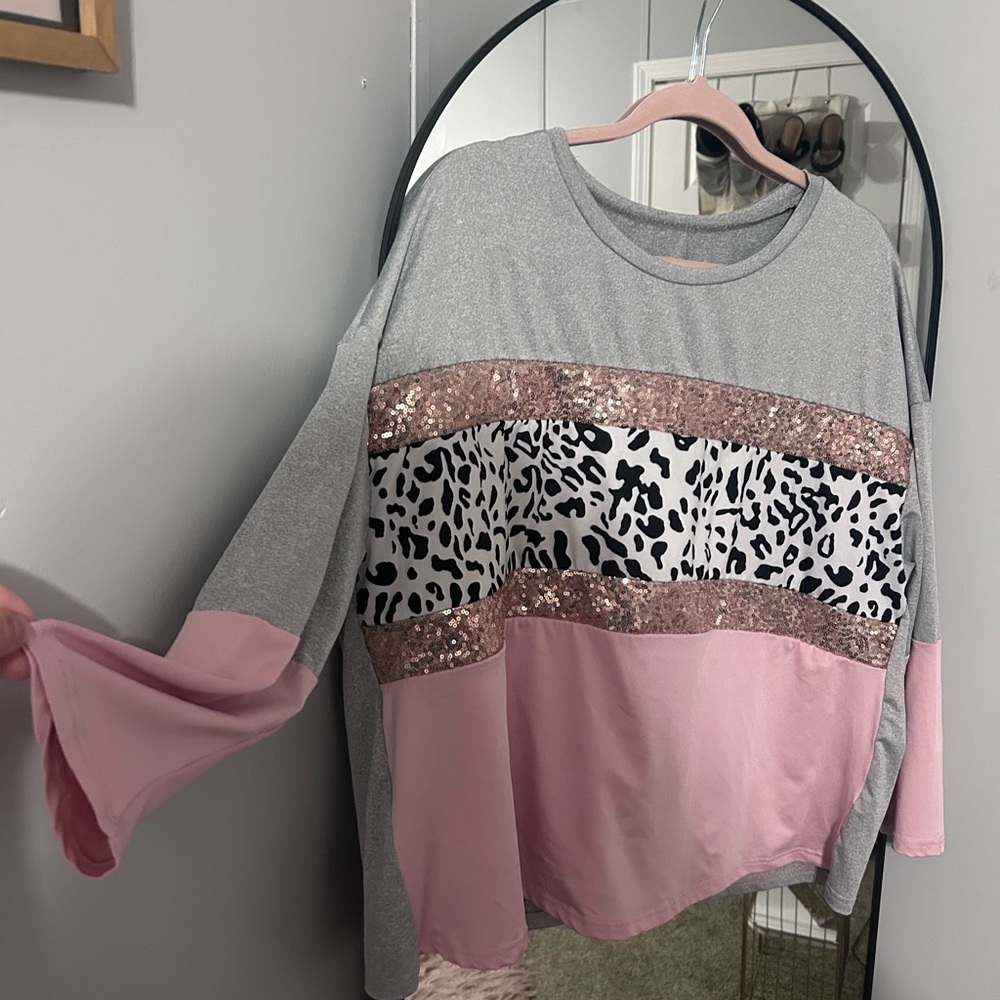 Gray and Pink Leopard Print Sequin Sweater - Picture 3 of 8